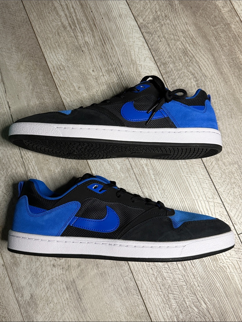 Nike Black and Blue Skate Sneakers Men’s Size 13 - Picture 2 of 7